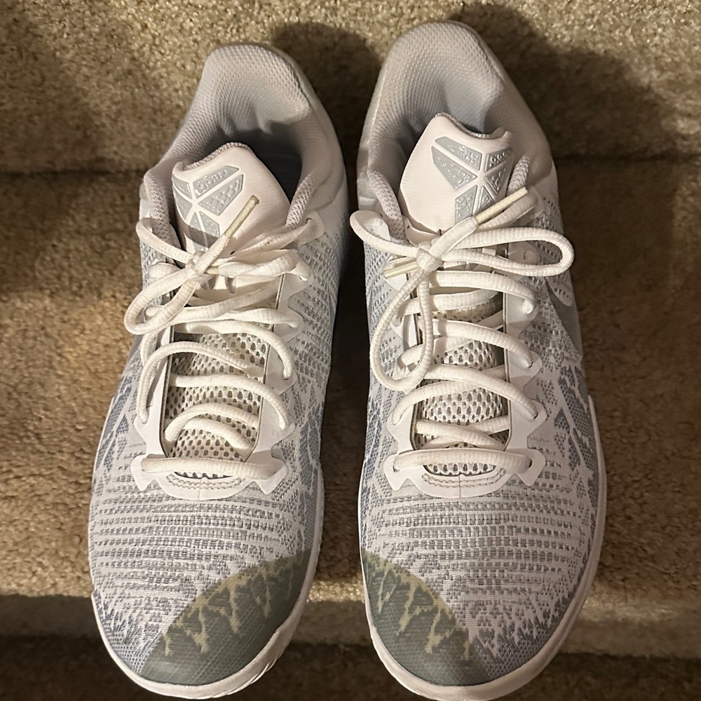 Stylish White Athletic Men’s  Shoes